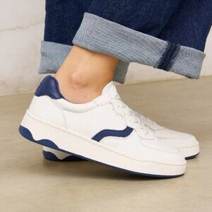 new Soludos Women's GENUINE Leather Roma Sneaker 257 4T2